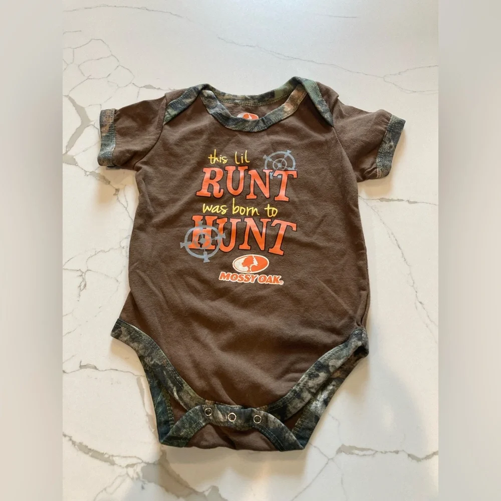 Baby boy unisex mossy oak camouflage this little runt was born to hunt onesie